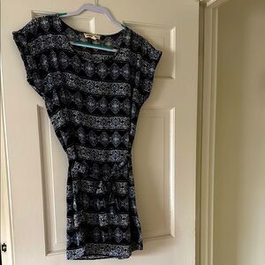 Short sleeve Navy blue, Black and White Patterned Dress with tie in front/side